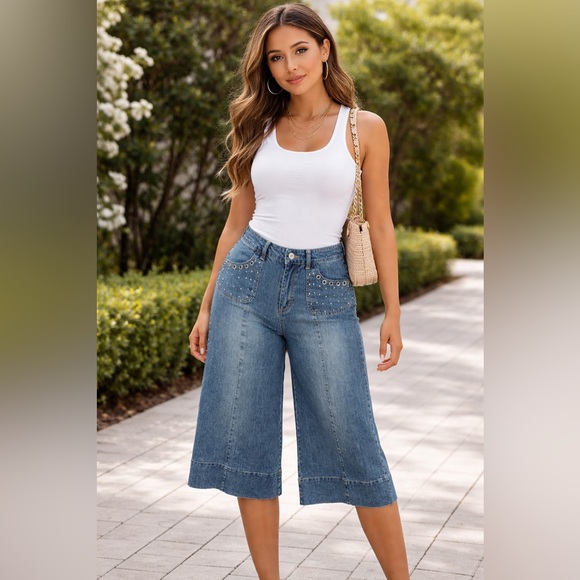 Ashley Stewart Denim - Ashley Stewart High Rise Wide Leg Cropped Embellished Jeans Size 14